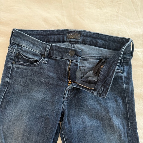 MOTHER The Looker Ankle Fray Jeans - Picture 5 of 14